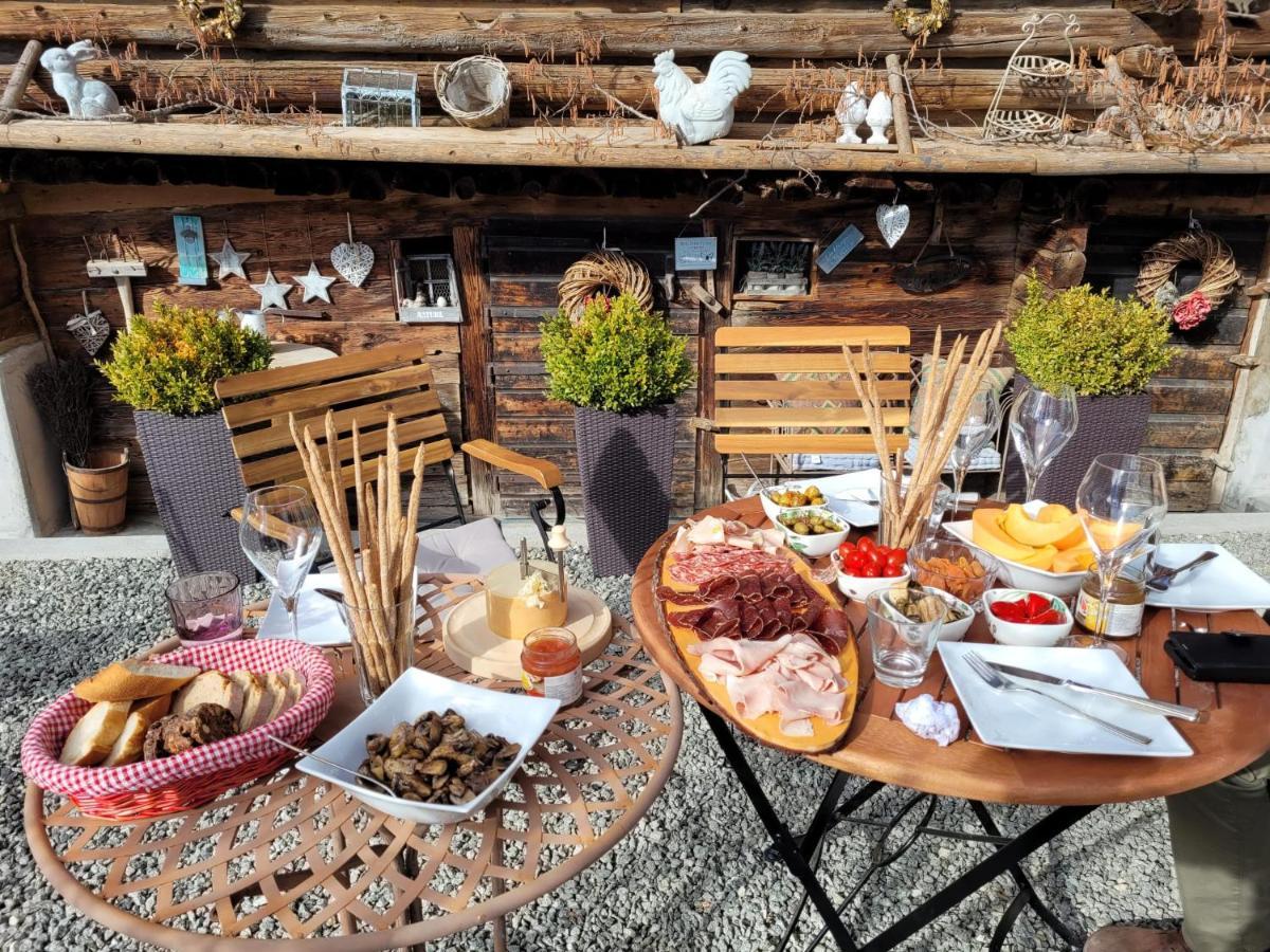 Chesa Prema Bed & Breakfast - Restaurant Дизентис Экстерьер фото